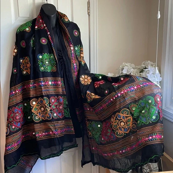 Black Embroidered Shawl - Mirrors, Embroidery and Colours oh my!!! 💕 - Picture 6 of 12